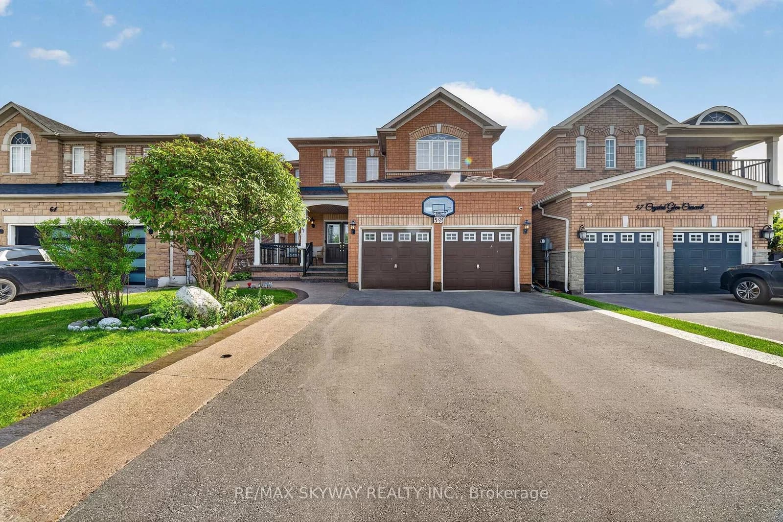 Crystal Glen Crescent in Brampton · Credit Valley — photo 3
