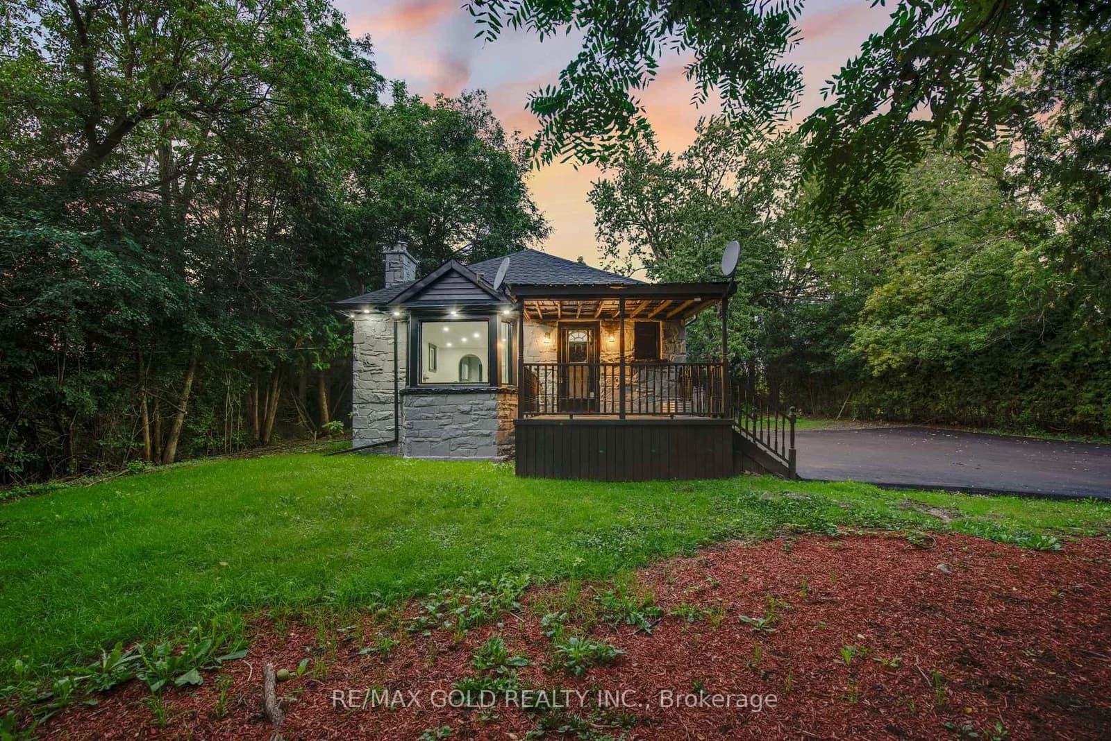 Embleton Road in Brampton · Huttonville — photo 2