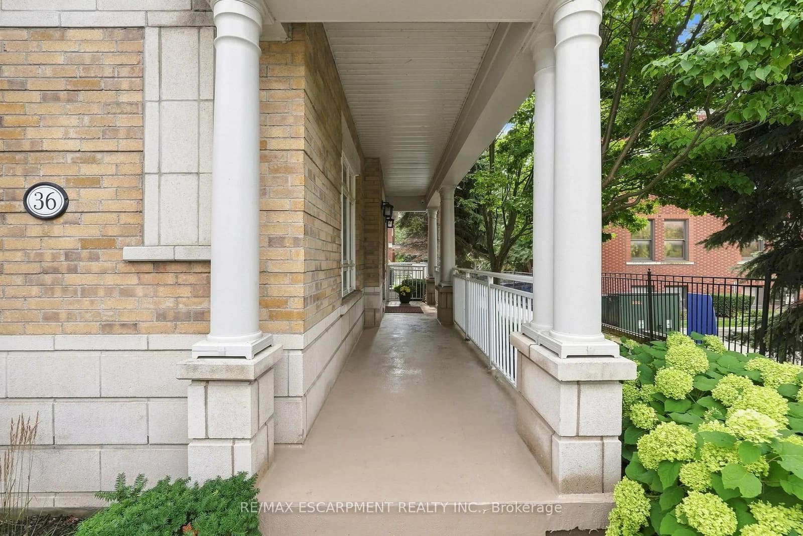 Compass Way in Mississauga · Port Credit — photo 2