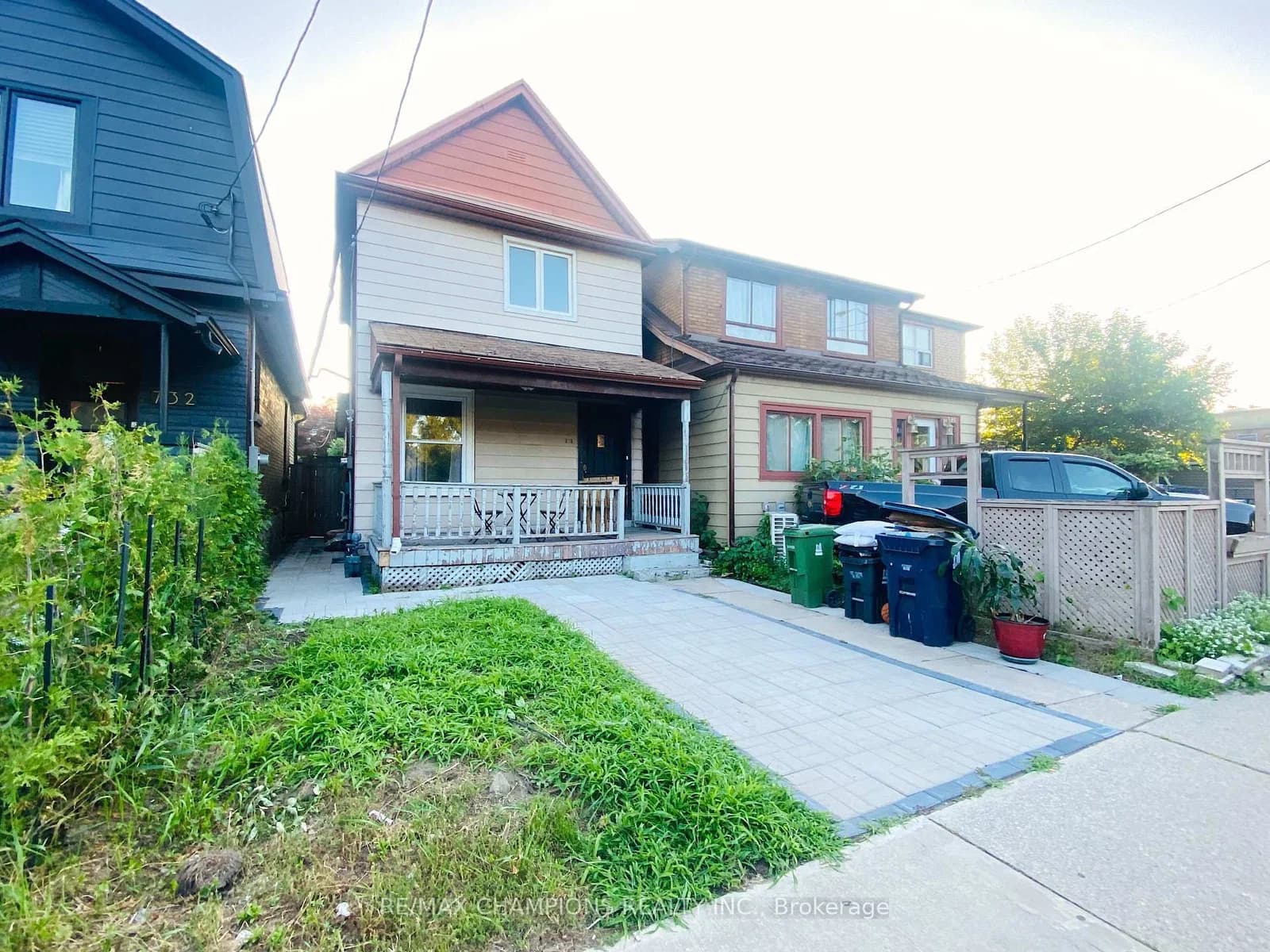 Willard Avenue in Toronto · Runnymede-Bloor West Village — photo 2
