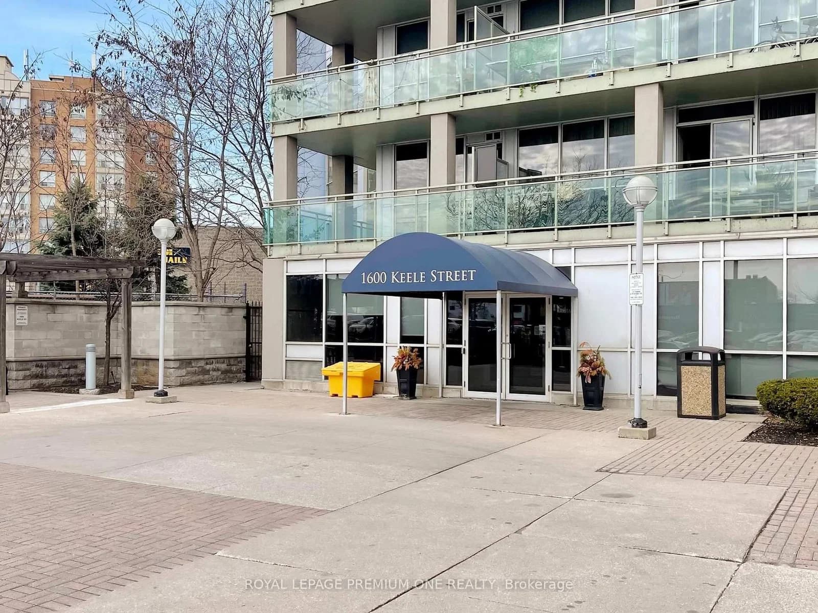 Keele Street in Toronto · Keelesdale-Eglinton West — photo 2