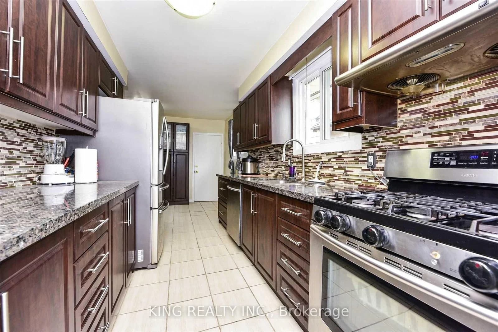 Monica Drive in Mississauga · Malton — photo 2