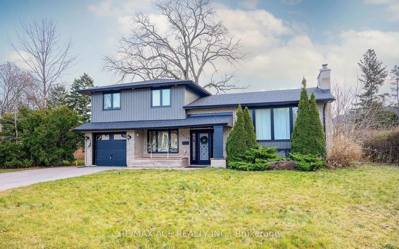Photo of Cherryhill Crescent in Burlington · Appleby