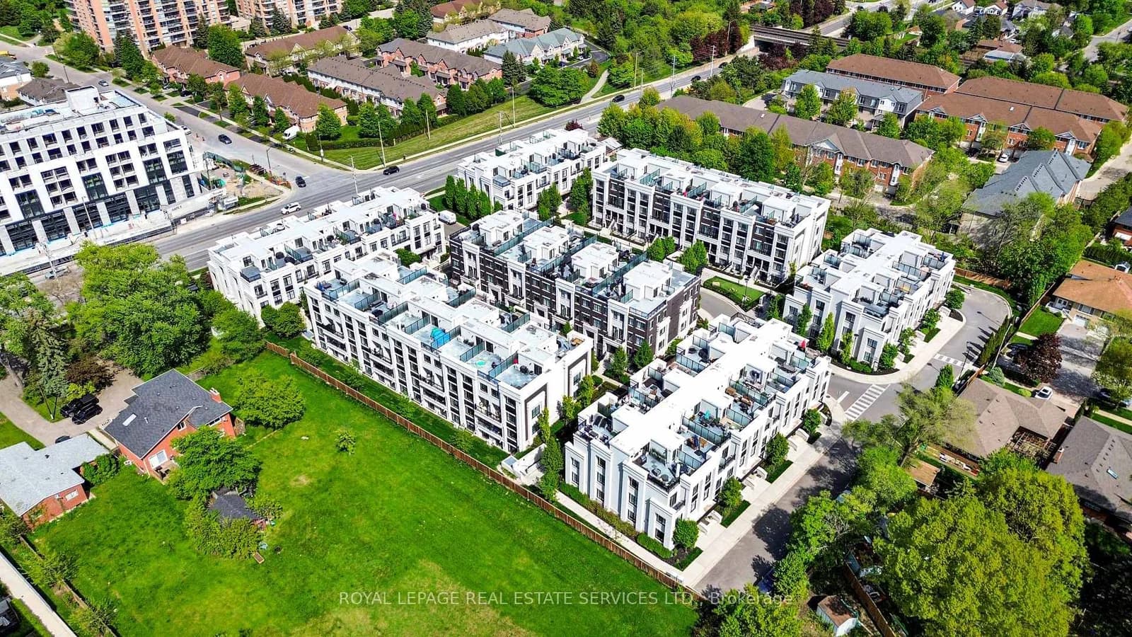Gooseberry Lane in Mississauga · Mineola — photo 2
