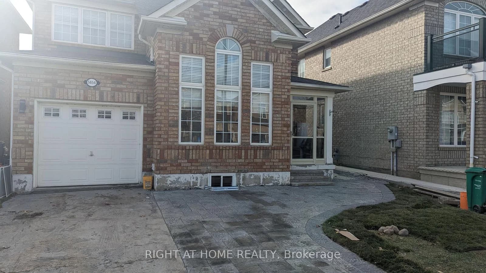 Photo of Churchill Meadows Boulevard Unit in Mississauga · Churchill Meadows
