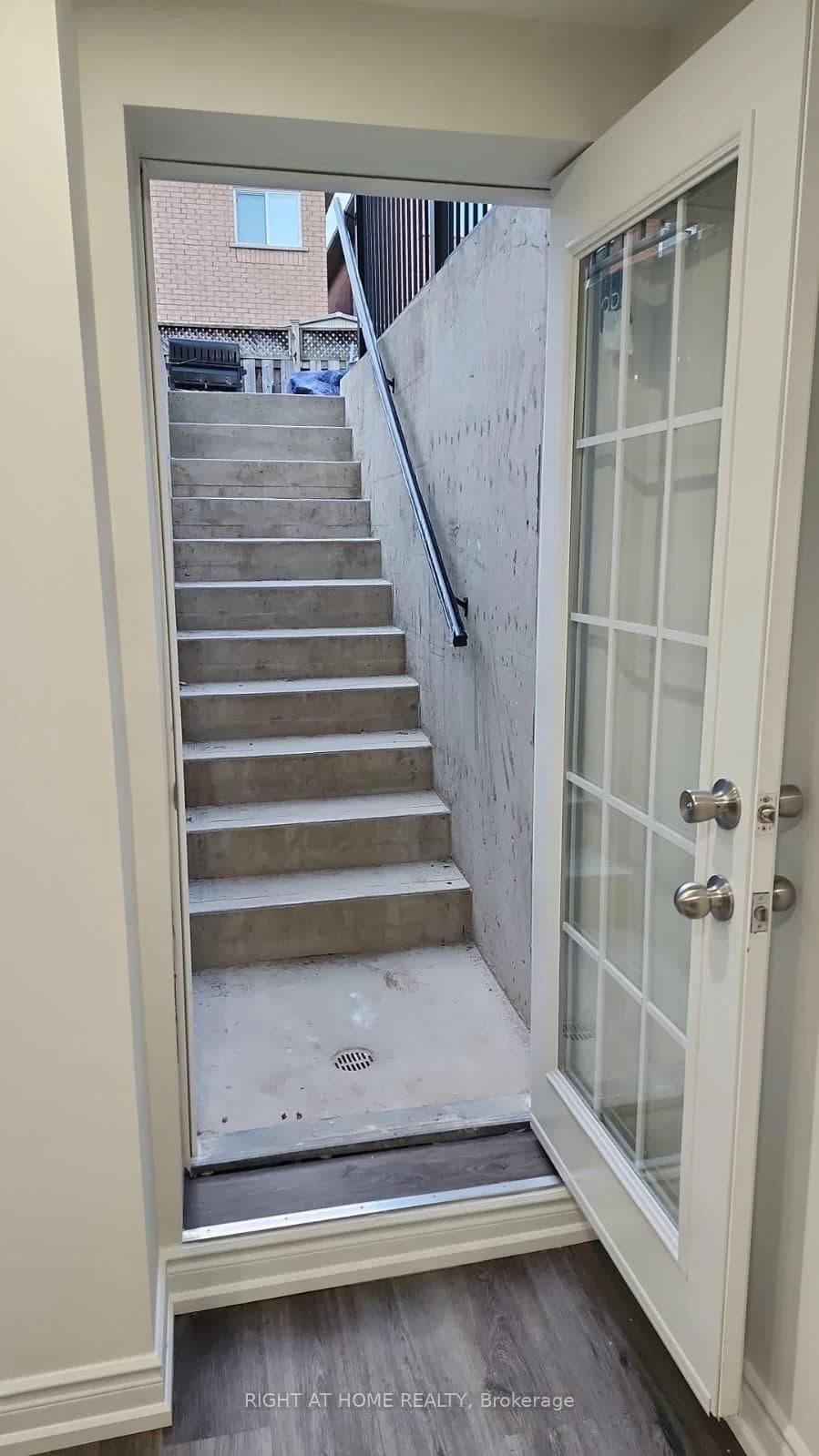 Churchill Meadows Boulevard Unit in Mississauga · Churchill Meadows — photo 3