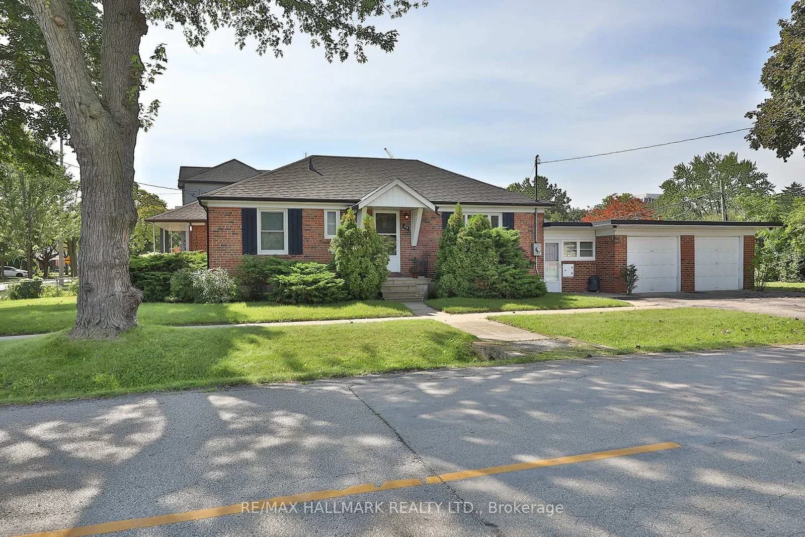 Photo of Athol Avenue in Toronto · Stonegate-Queensway