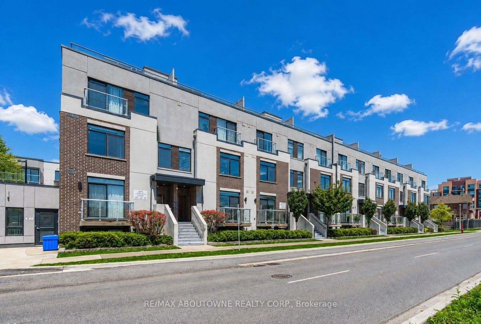 Photo of Sixth Line in Oakville · Glenorchy