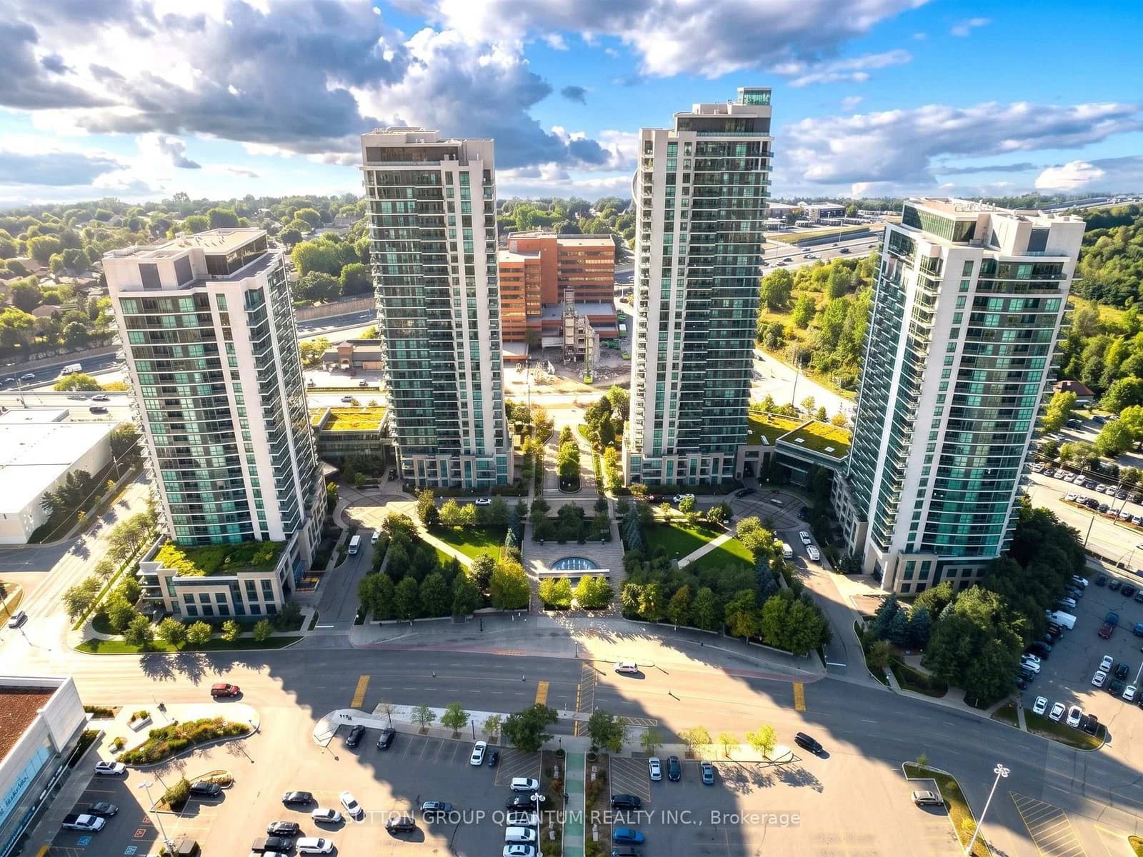 Sherway Gardens Road in Toronto · Islington-City Centre West — photo 3