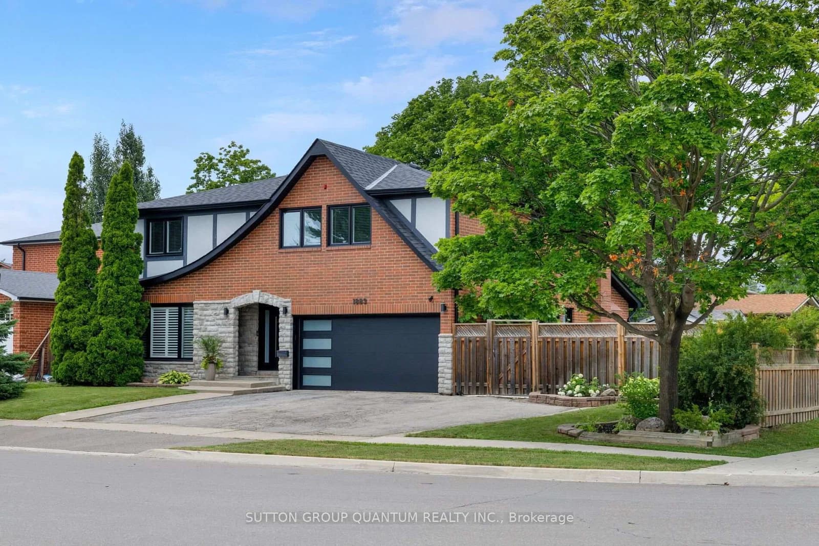 Photo of Bough Beeches Boulevard in Mississauga · Rathwood