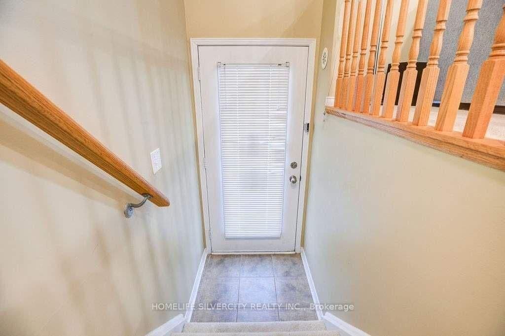 Fairwood Circle in Brampton · Sandringham-Wellington — photo 3