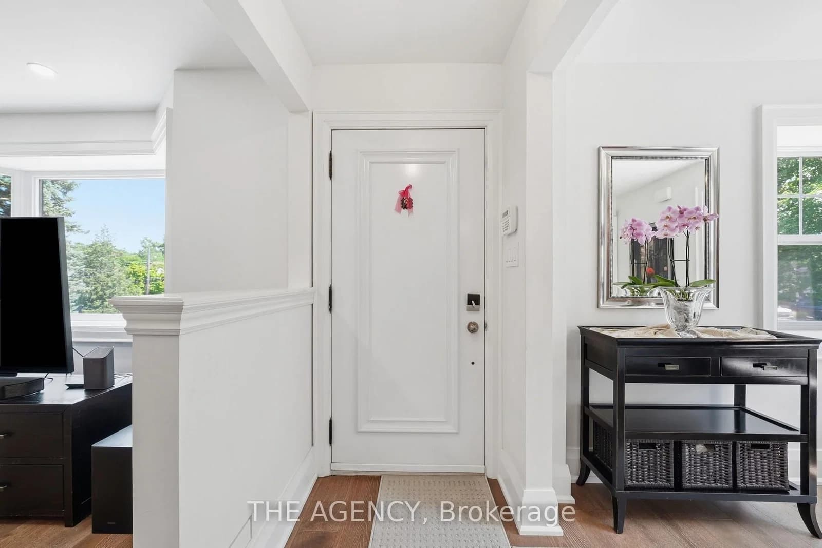 Berl Avenue in Toronto · Stonegate-Queensway — photo 2