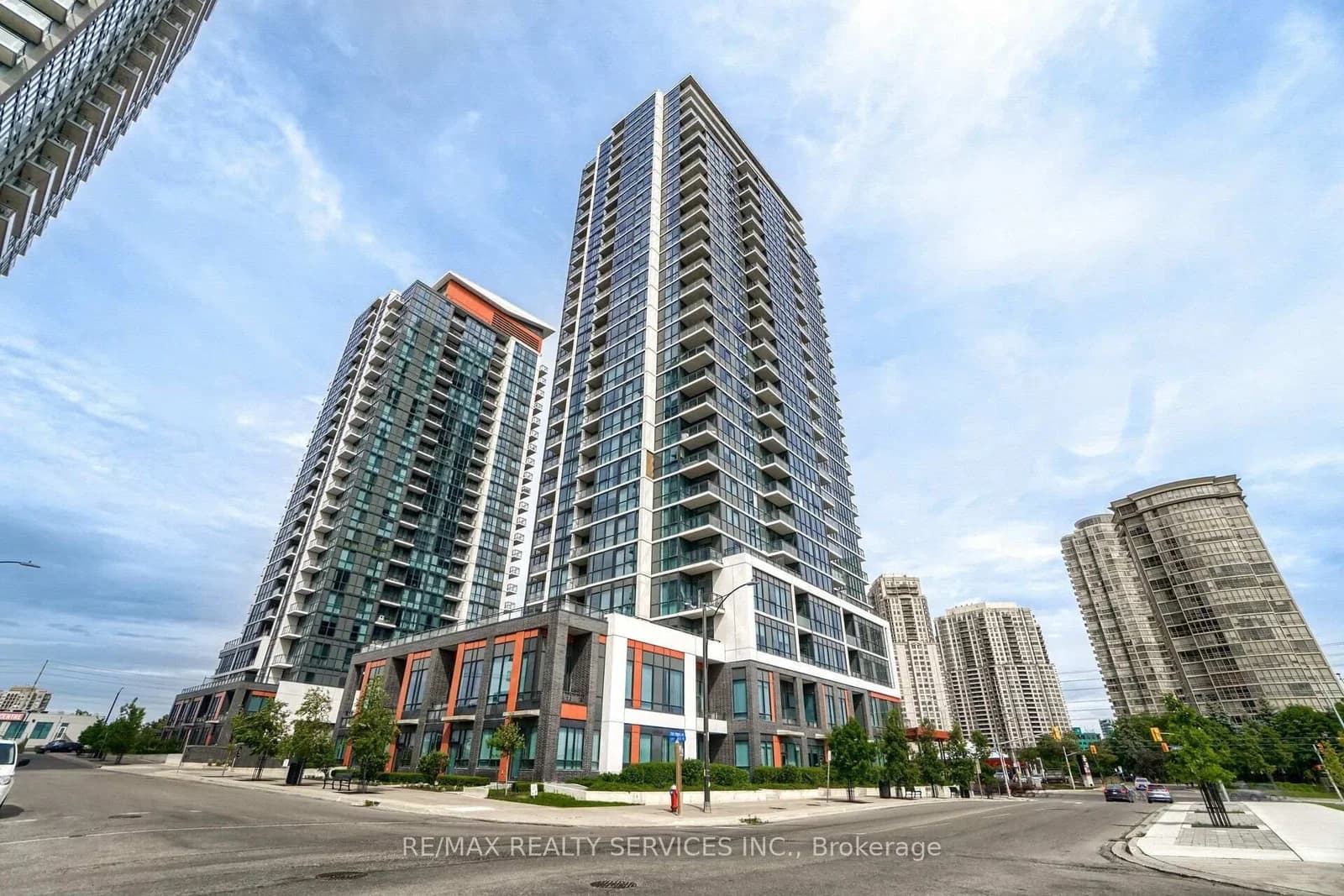 Eglinton Avenue in Mississauga · Hurontario — photo 2