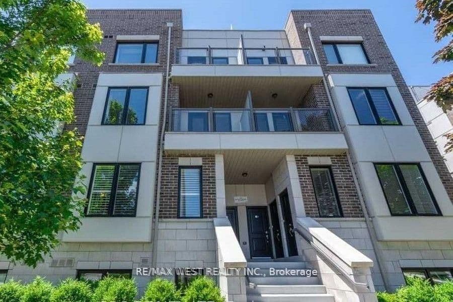Photo of Royal York Road in Toronto · Mimico