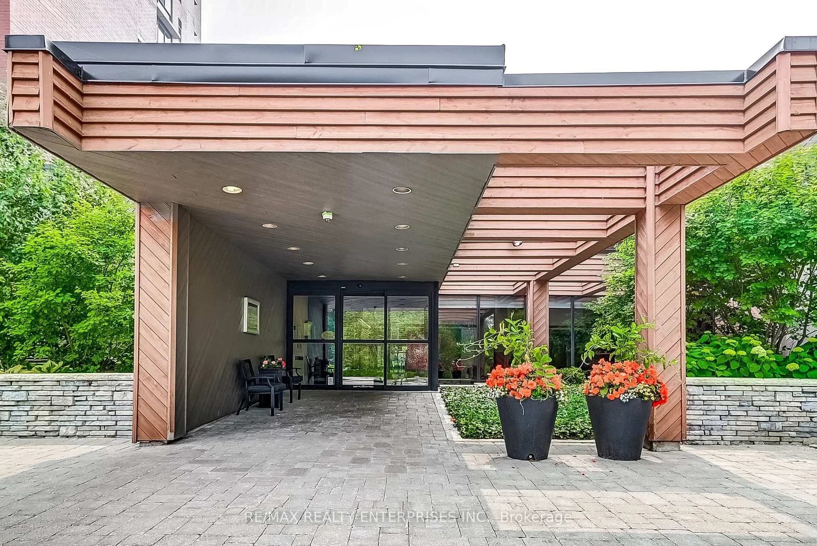 Photo of Dixie Road in Mississauga · Lakeview