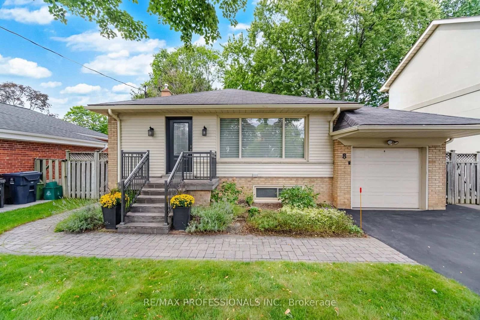 Photo of Beaverbrook Avenue in Toronto · Princess-Rosethorn