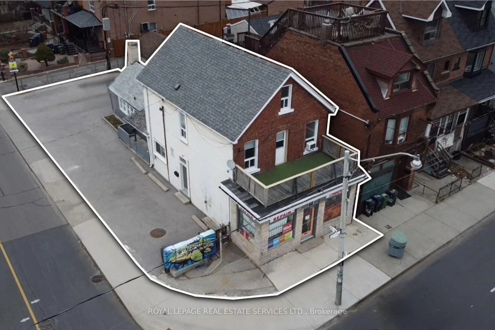 Photo of Dufferin Street in Toronto · Dovercourt-Wallace Emerson-Junction
