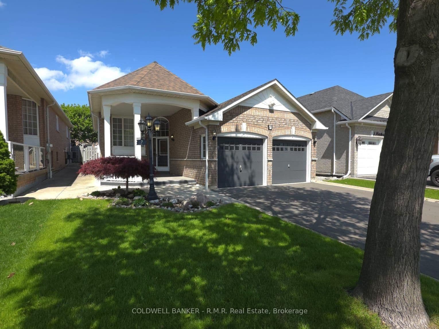 Photo of Fletchers Creek Boulevard in Brampton · Fletcher's Creek Village