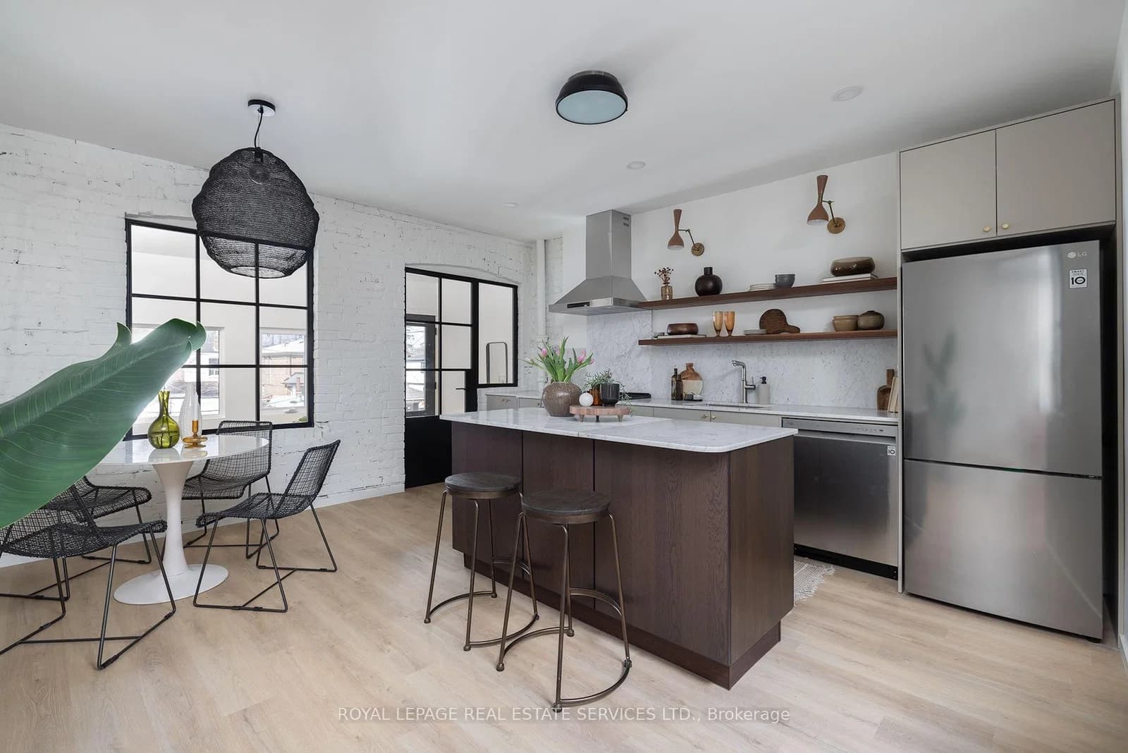 1752A St. Clair Avenue Floor in Toronto · Weston-Pellam Park — photo 2