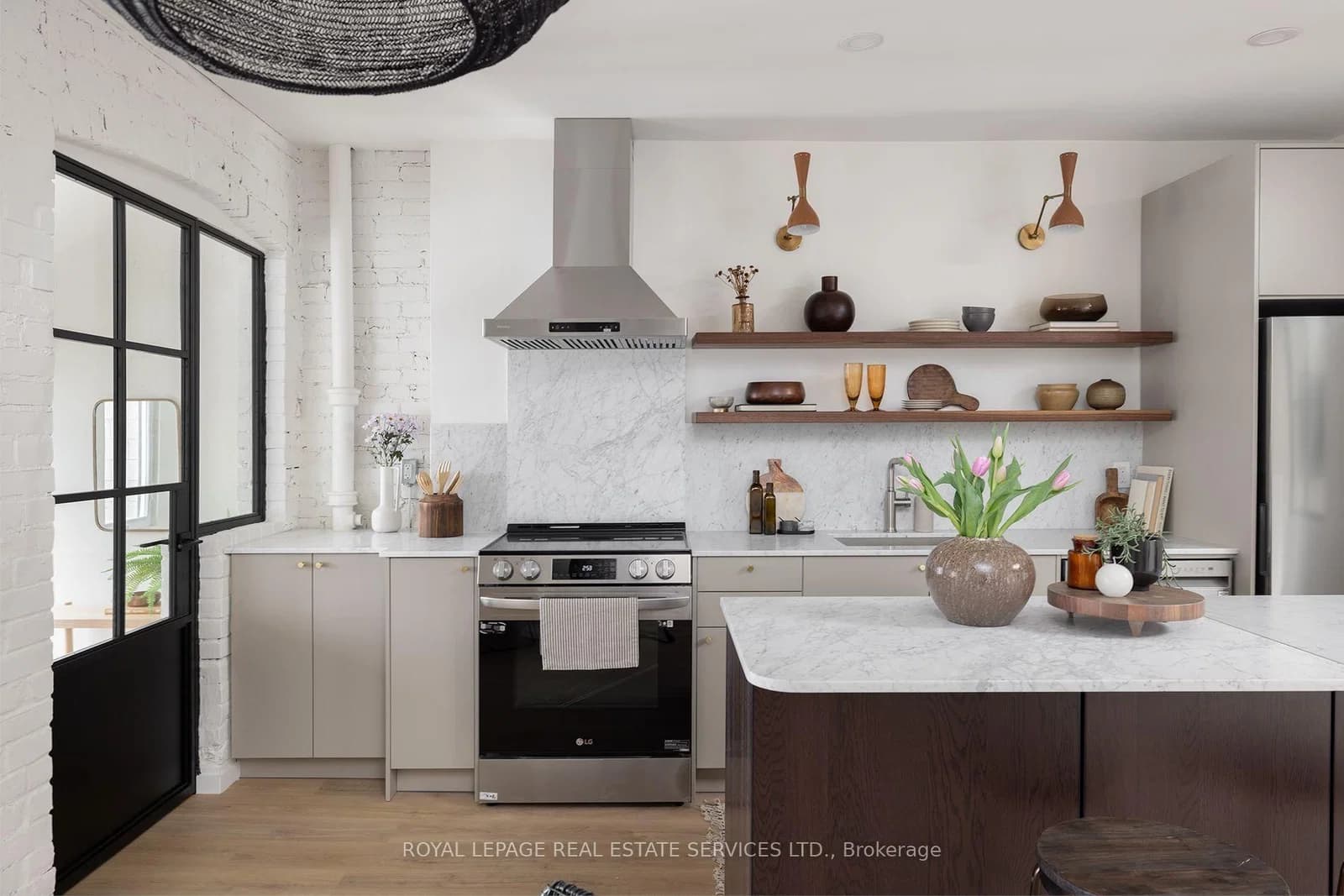 1752A St. Clair Avenue Floor in Toronto · Weston-Pellam Park — photo 3