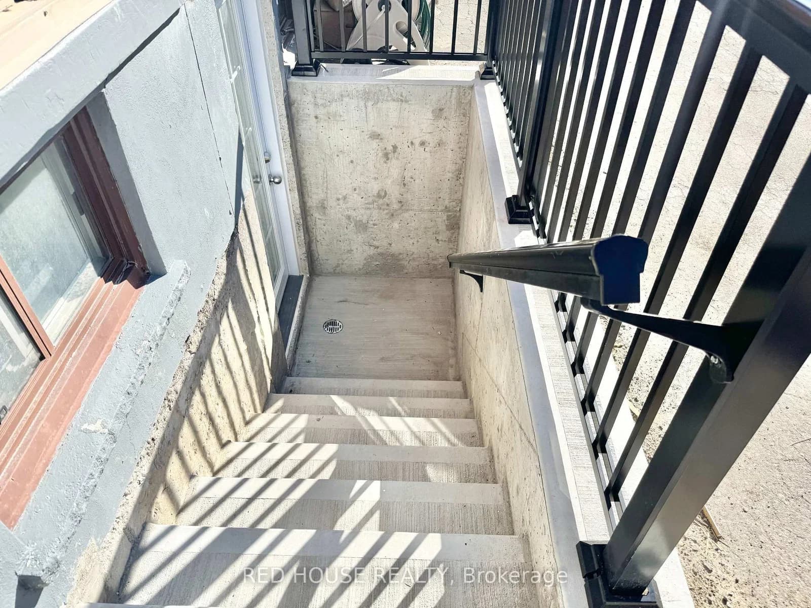Laura Road in Toronto · Glenfield-Jane Heights — photo 3