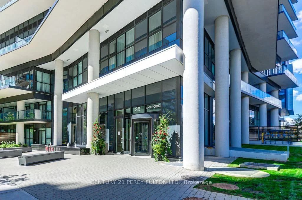 Annie Craig Drive in Toronto · Mimico — photo 2