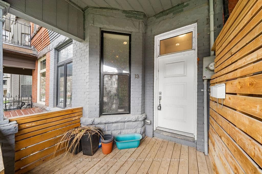 Spencer Avenue in Toronto · South Parkdale — photo 2
