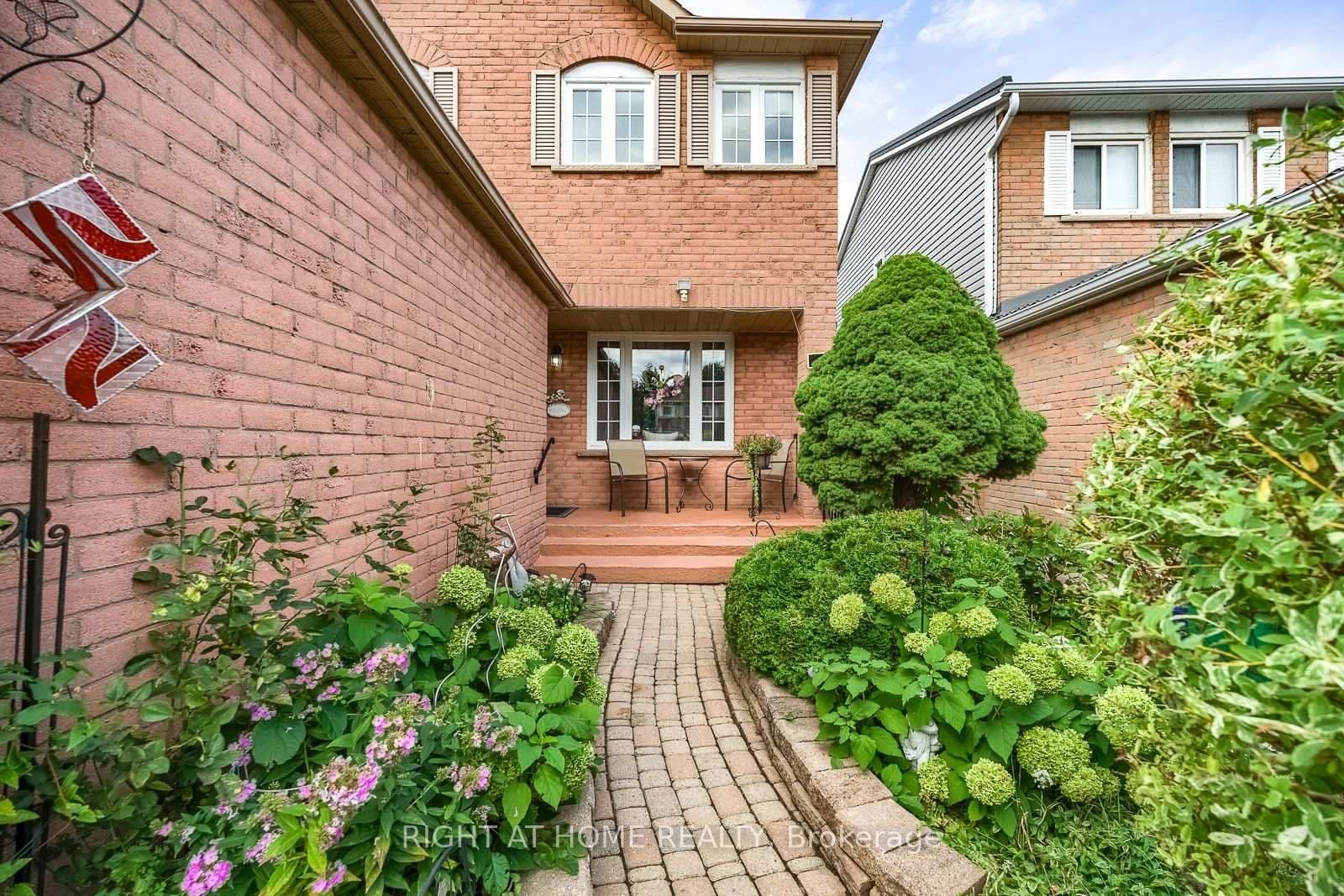 Niagara Place in Brampton · Westgate — photo 3