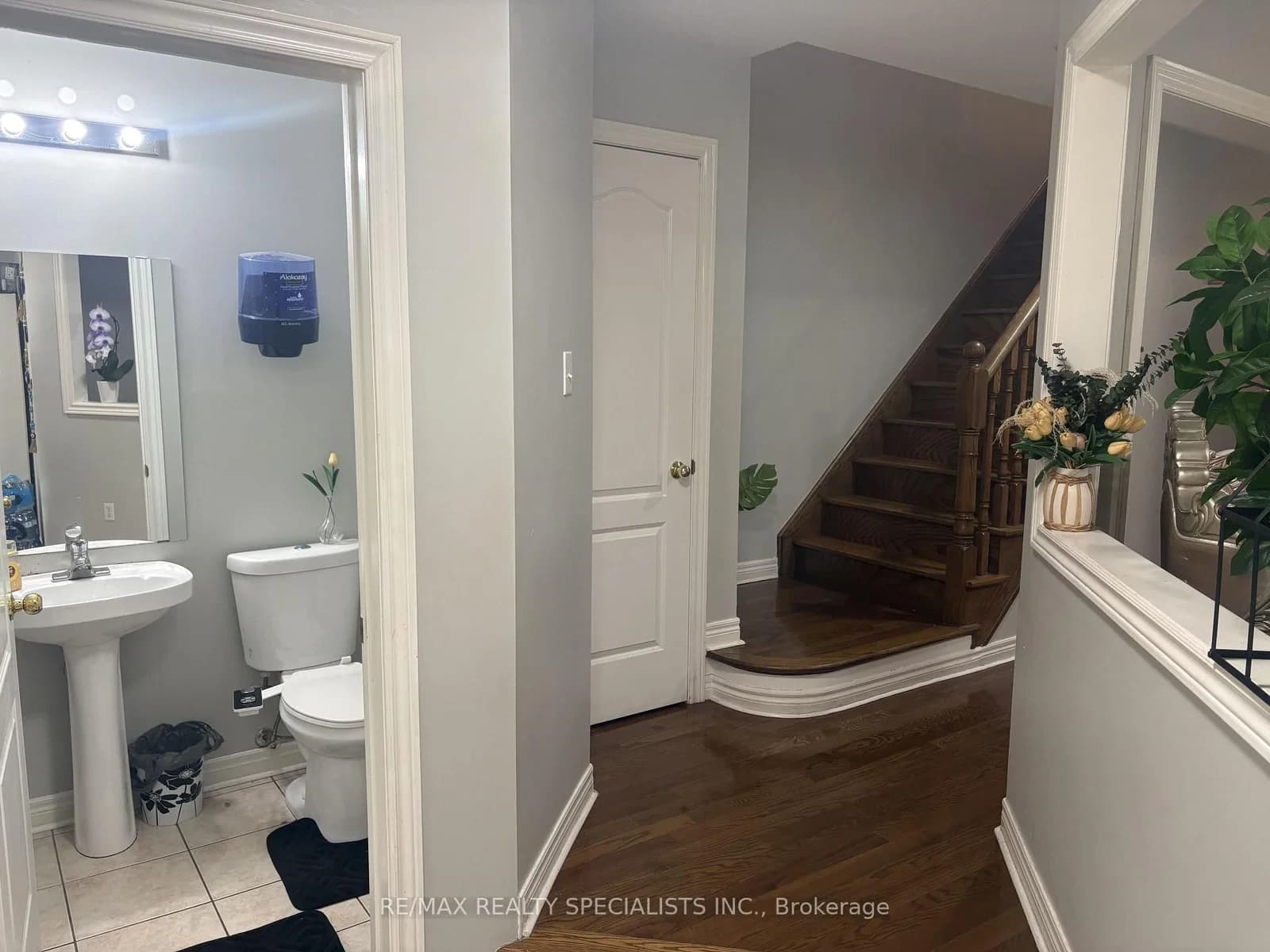 Bentley Drive in Mississauga · Churchill Meadows — photo 3