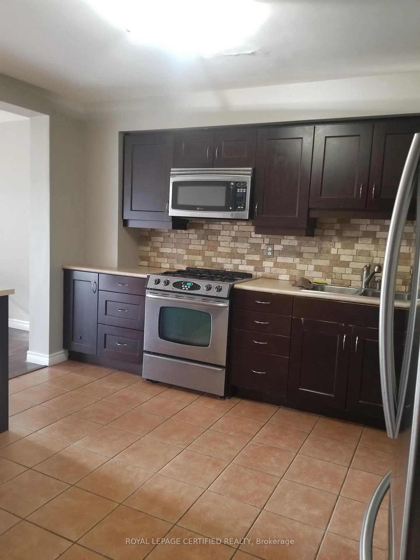 Creditwoodlands Court in Mississauga · Erindale — photo 2