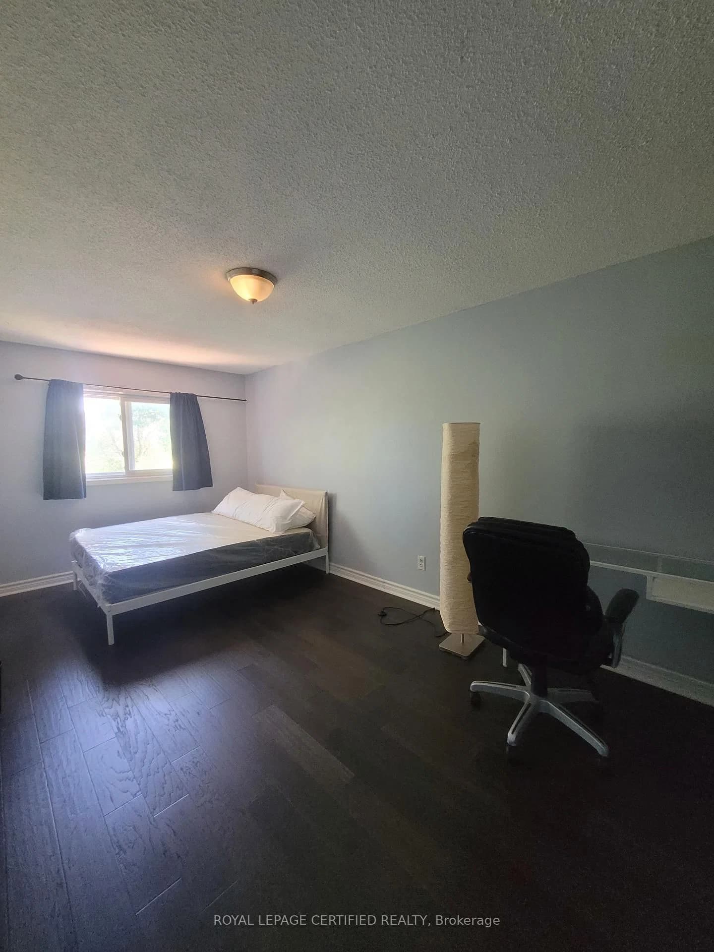 Creditwoodlands Court in Mississauga · Erindale — photo 3