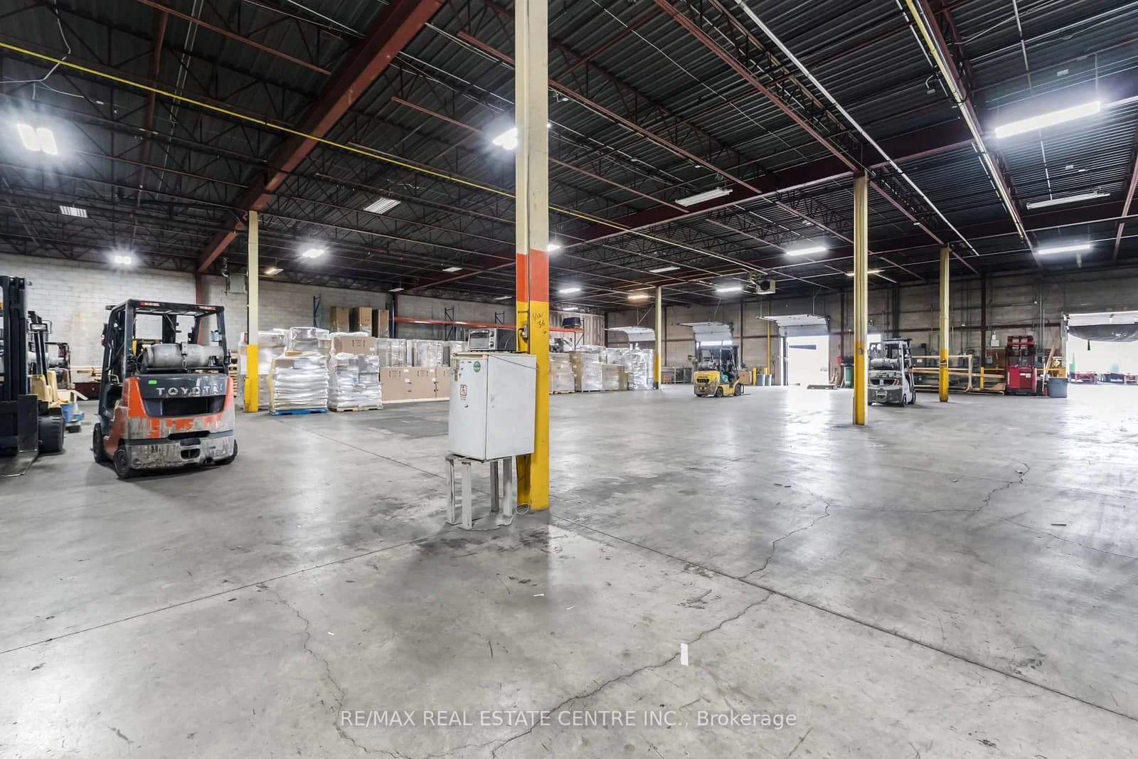 Clarence Street in Brampton · Brampton East Industrial — photo 2