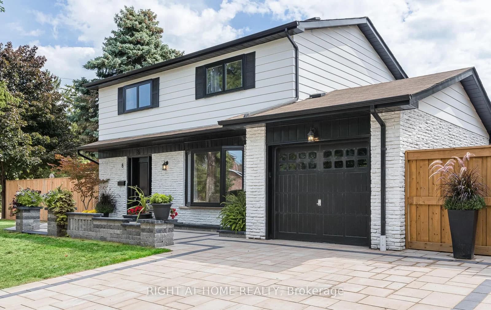 Culham Street in Oakville · College Park — photo 2
