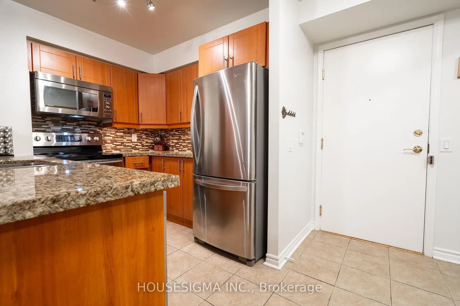 Kingsbridge Garden Circle in Mississauga · Hurontario — photo 3
