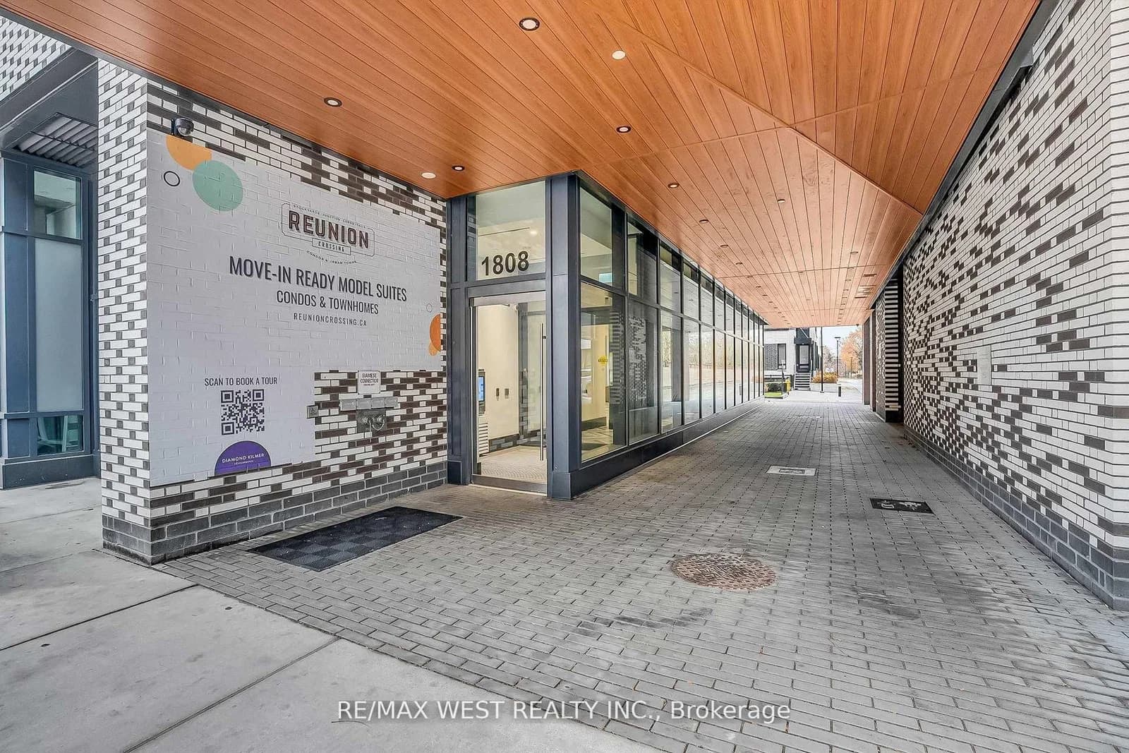 St. Clair Avenue in Toronto · Weston-Pellam Park — photo 3