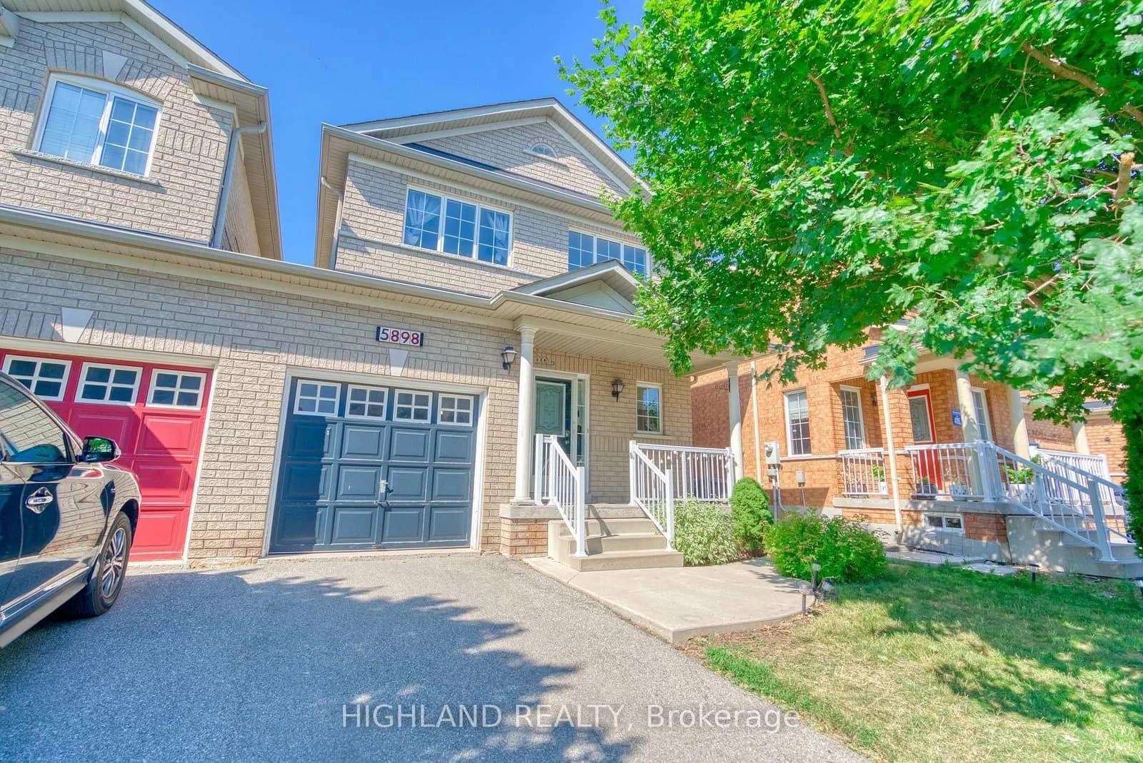 Photo of Manzanillo Crescent in Mississauga · Churchill Meadows