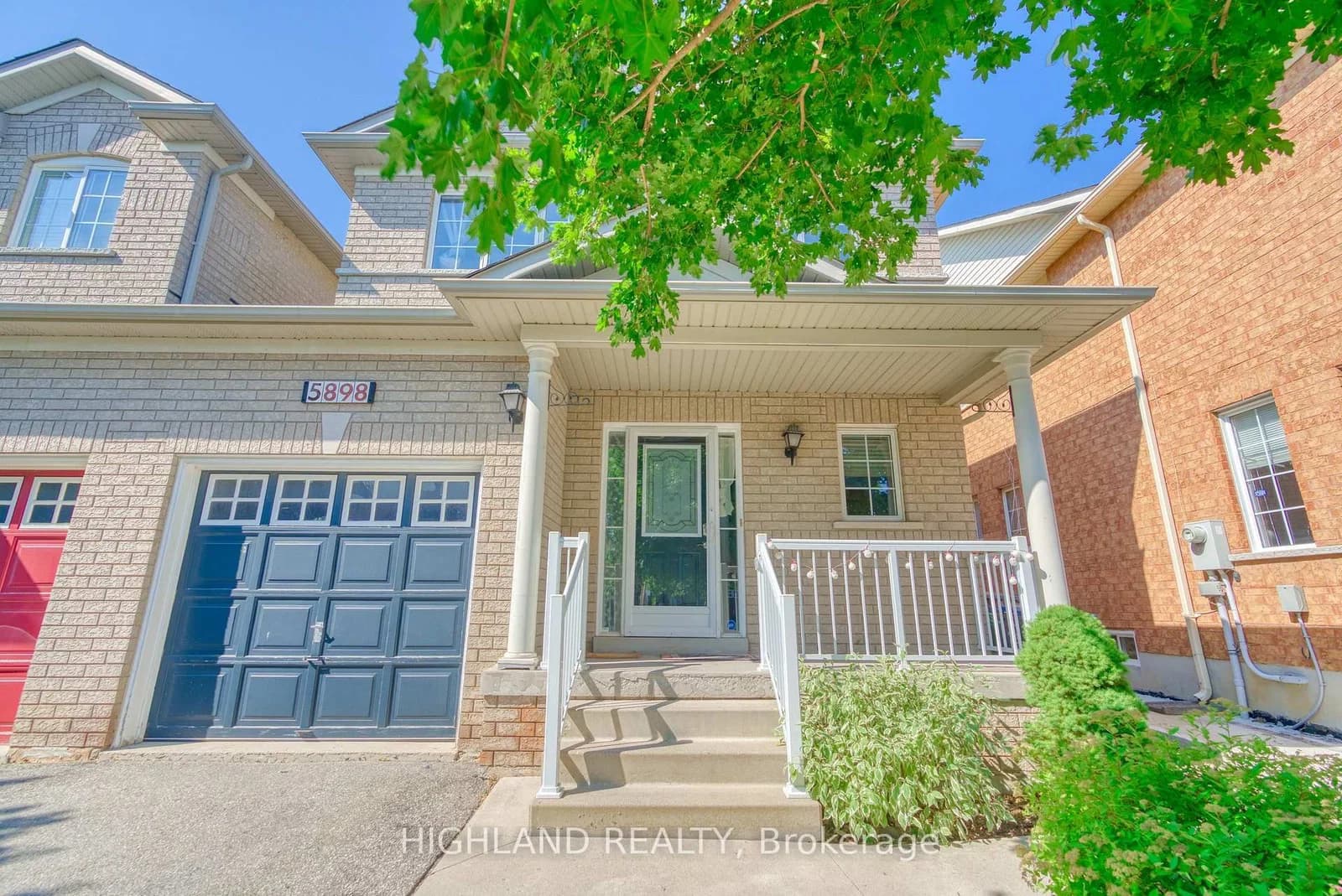 Manzanillo Crescent in Mississauga · Churchill Meadows — photo 2