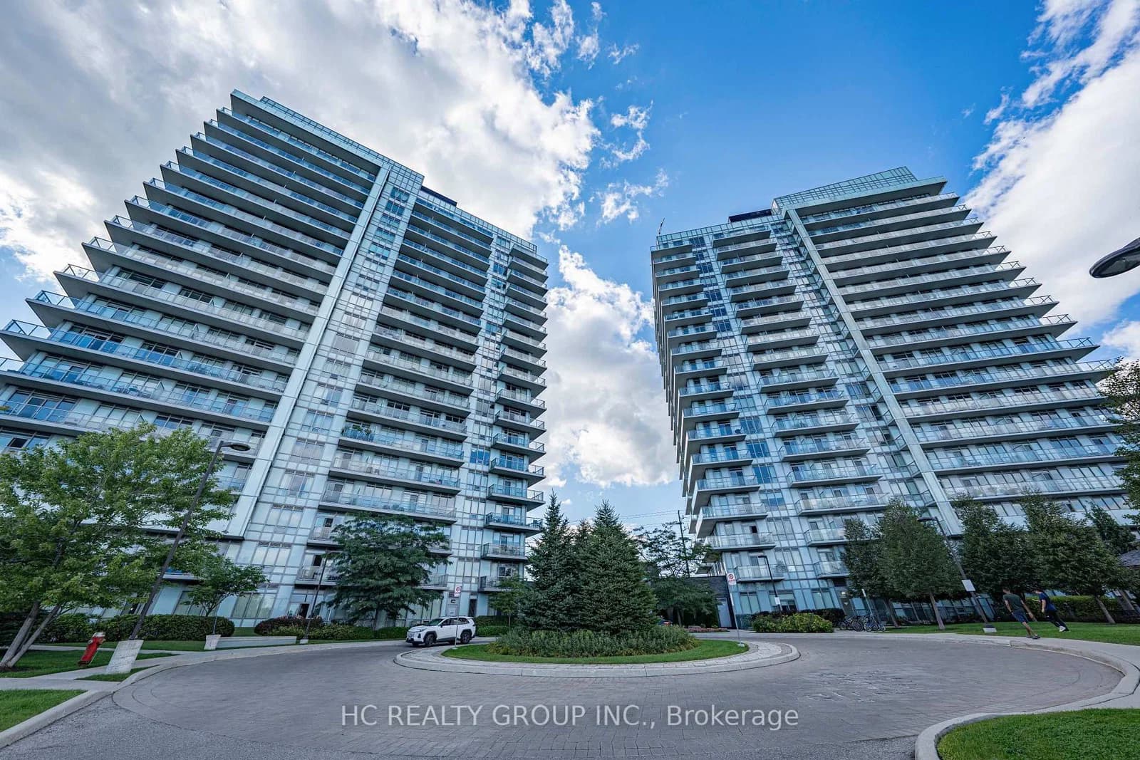 Glen Erin Drive in Mississauga · Central Erin Mills — photo 2