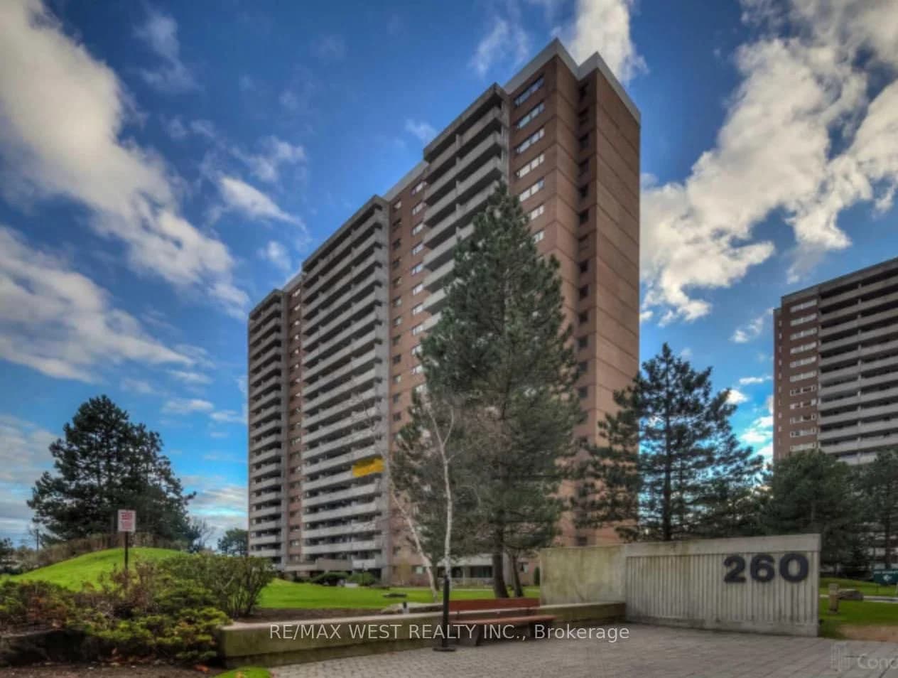 Photo of Scarlett Road in Toronto · Rockcliffe-Smythe