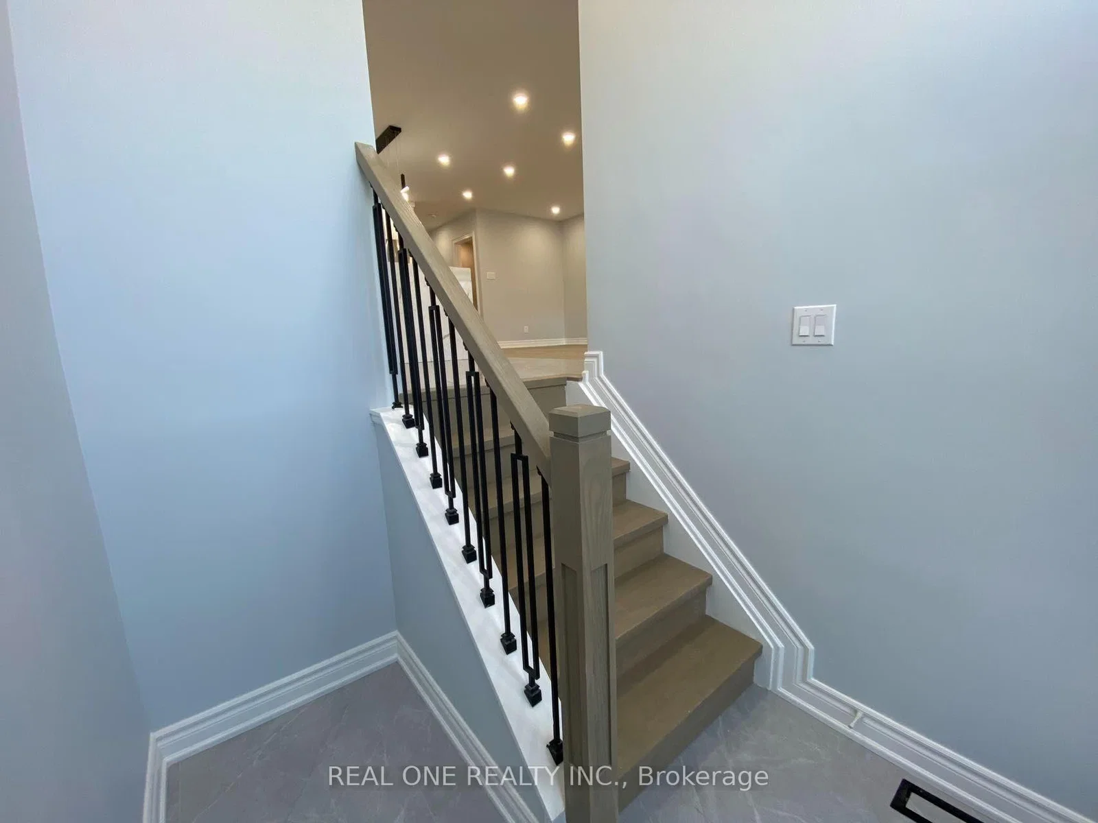 Shadeland Drive U1 in Mississauga · Erindale — photo 2