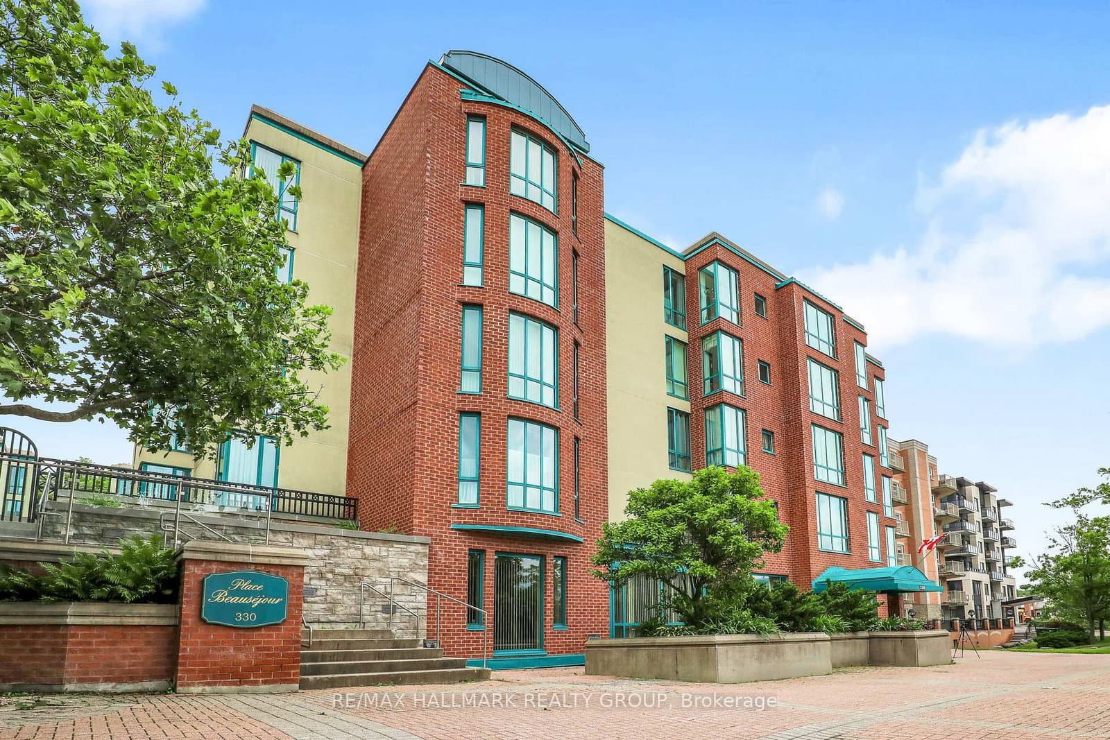 Photo of Centrum Boulevard in Ottawa · Bilberry Creek/Queenswood Heights