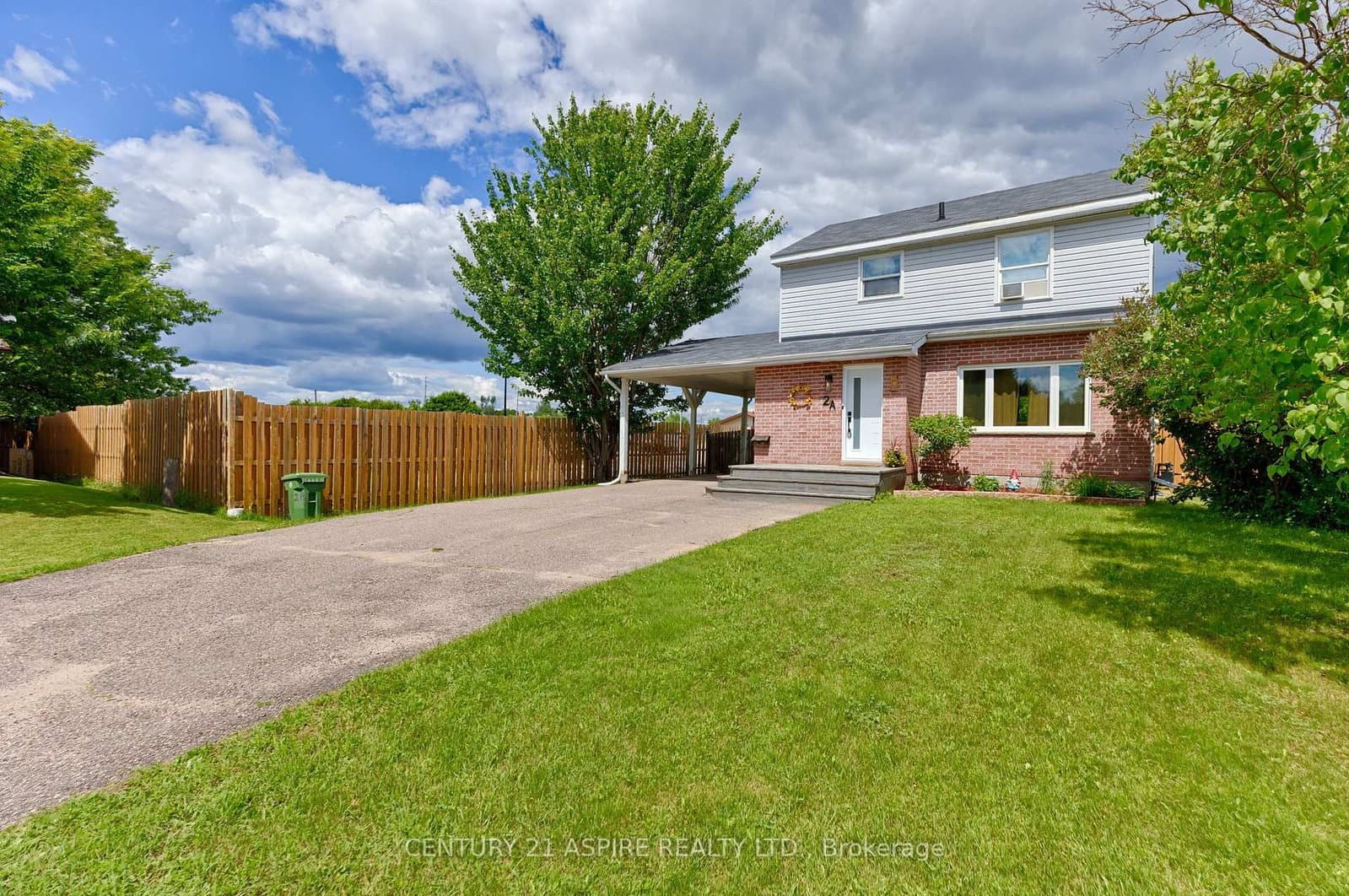2A Selkirk Street in Petawawa · Petawawa — photo 2