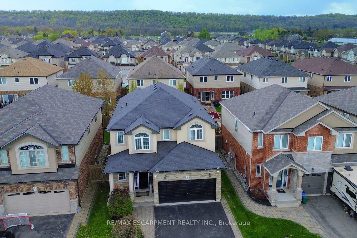 Lampman Drive in Grimsby · Grimsby West — photo 3