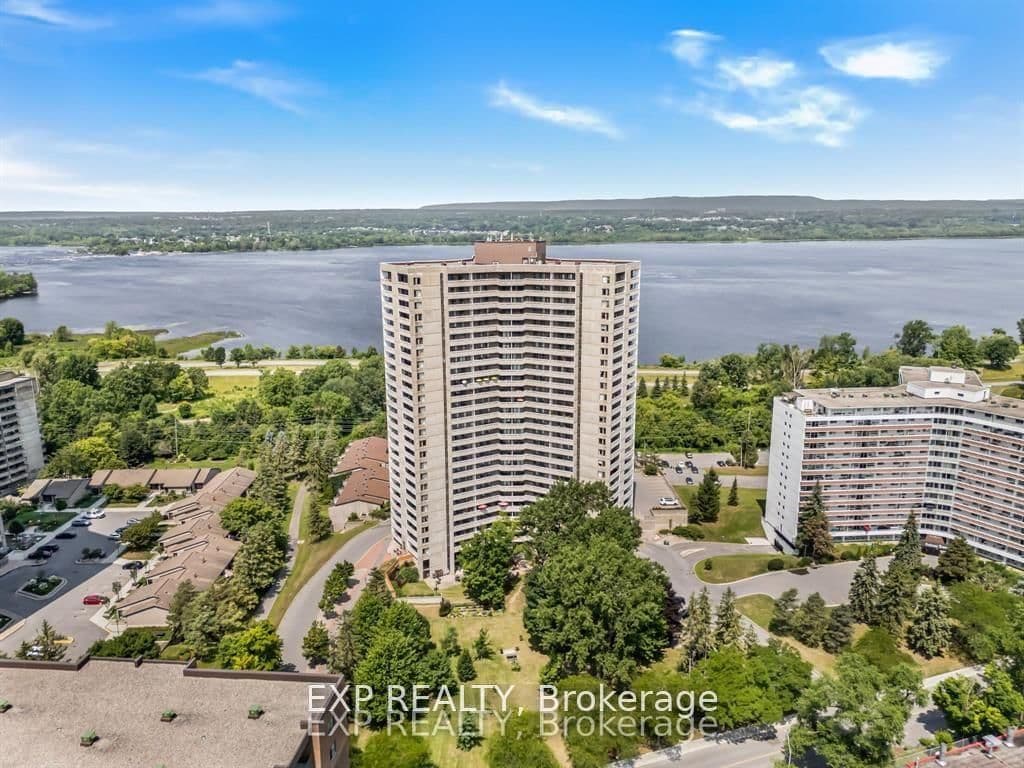 Photo of Ambleside Drive in Ottawa · Woodroffe
