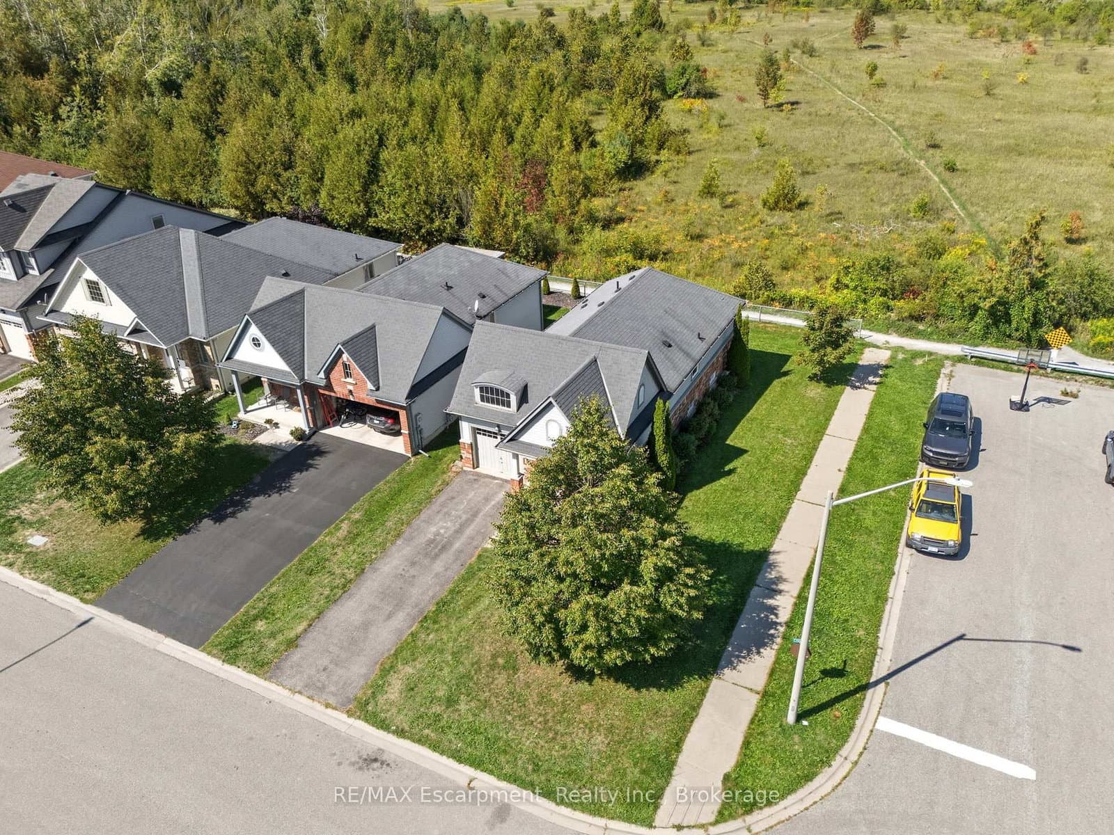 Cook Street in Kawartha Lakes · Lindsay — photo 2
