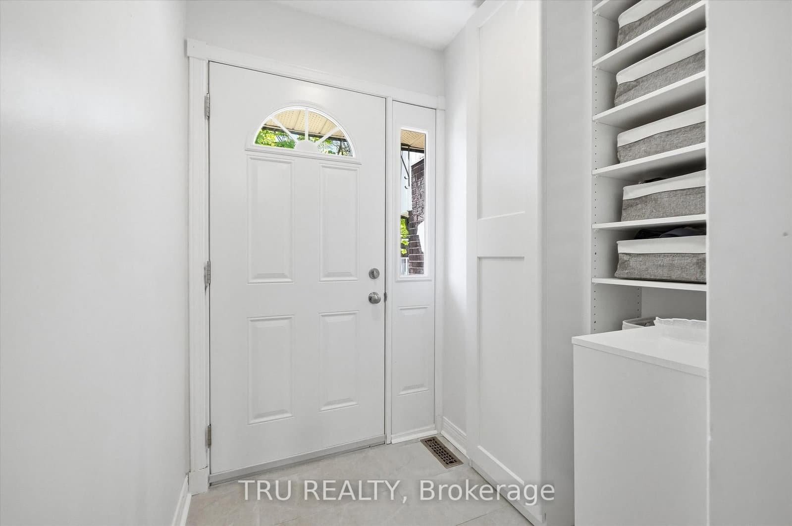 Mccarthy Road in Ottawa · Hunt Club/Western Community — photo 2