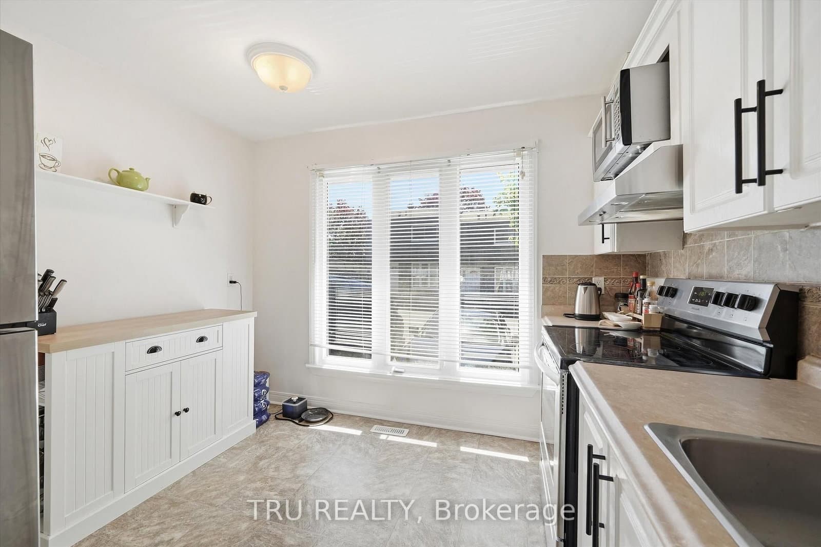 Mccarthy Road in Ottawa · Hunt Club/Western Community — photo 3