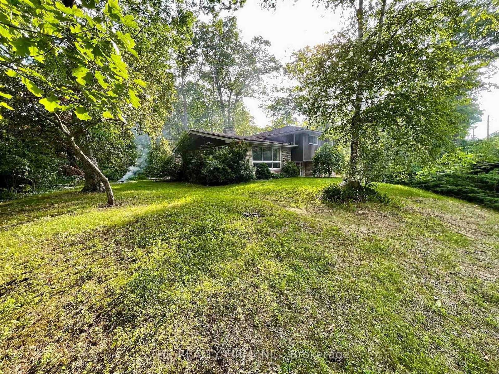Lake Road in Lambton Shores · Grand Bend — photo 2