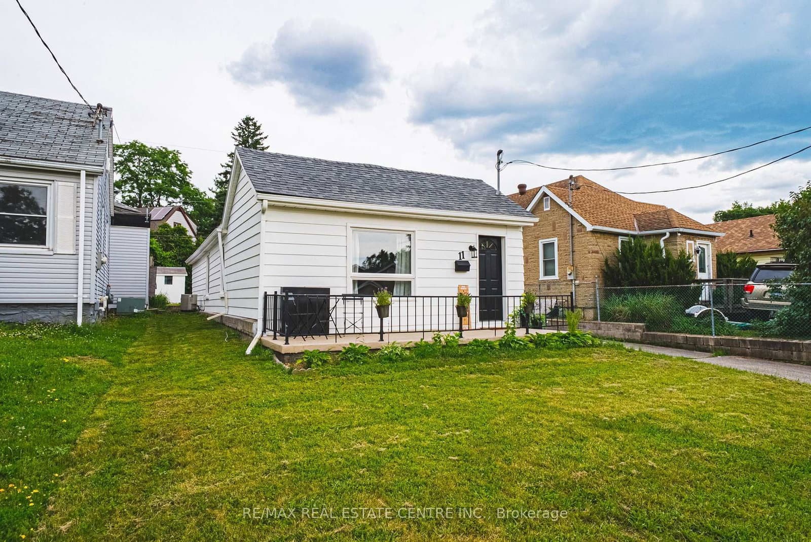 Broadview Crescent in Cambridge — photo 3