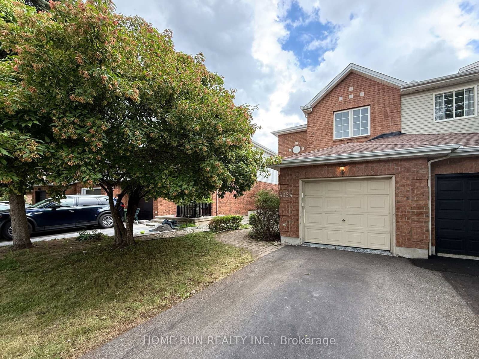 Photo of Wildmint Square in Ottawa · Riverside South/Gloucester Glen